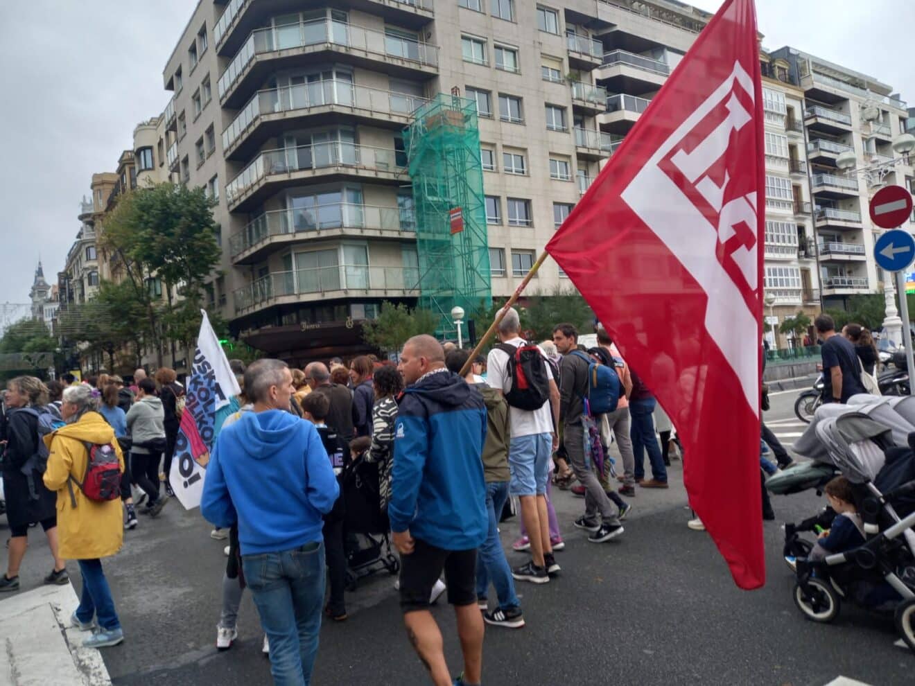 Miles De Empleados P Blicos Salen A La Calle En Las Tres Capitales Vascas