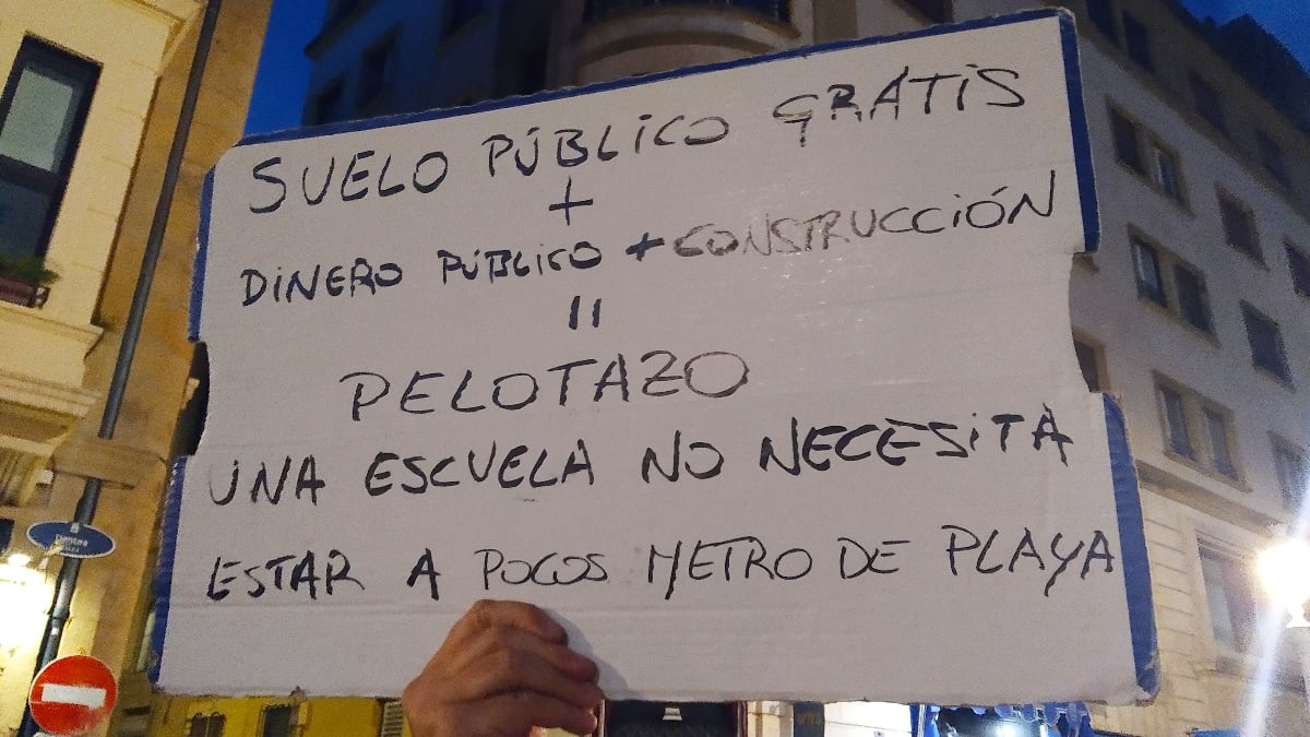 IMG 20231020 223122 - "Una escuela no necesita estar a pocos metros de la playa", dicen los contrarios al GOe de Manteo