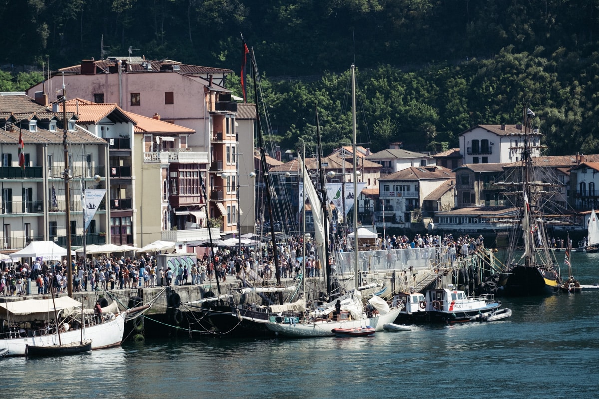 XE4S4527 - (Fotos) Buen ambiente y mucha navegación el sábado por la mañana en el Pasaia Itsas Festibala