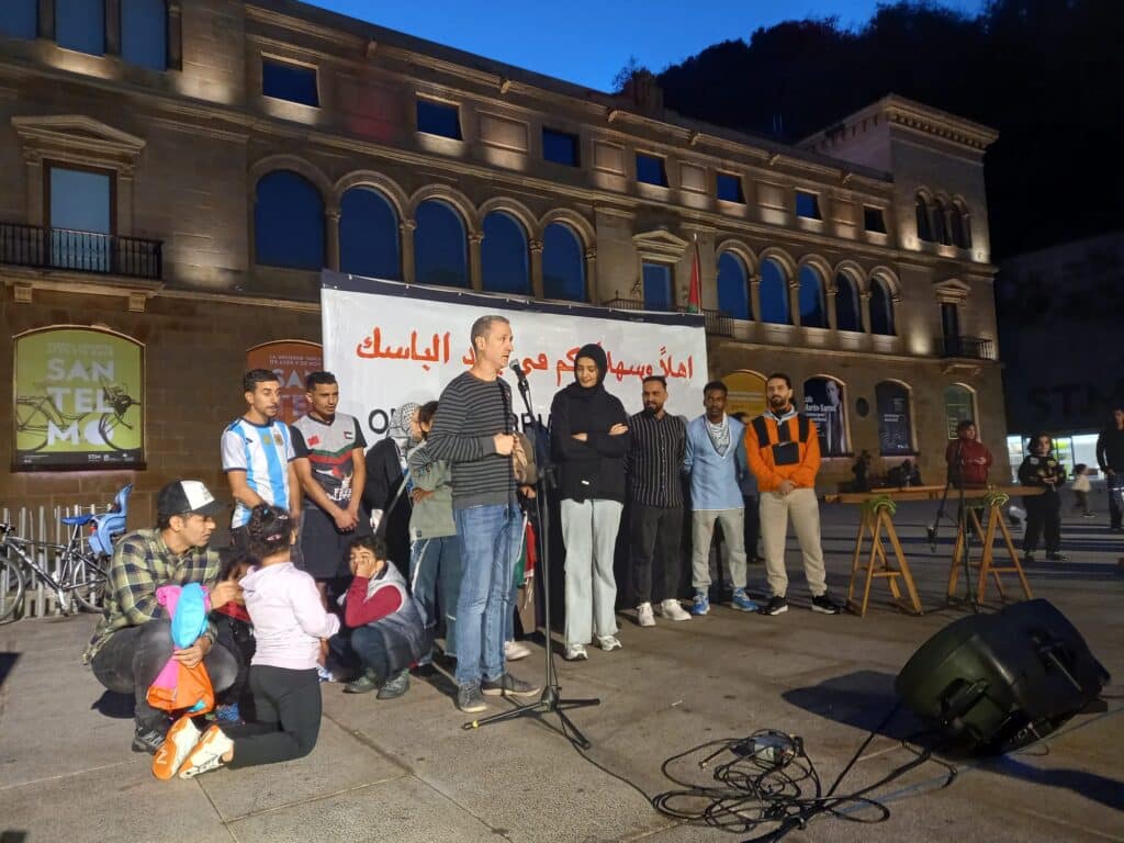 WhatsApp Image 2024 11 06 at 18.24.13 1024x768 - Música en Donostia para recibir a dos familias palestinas y al grupo Sol Band, que inicia una gira por la paz