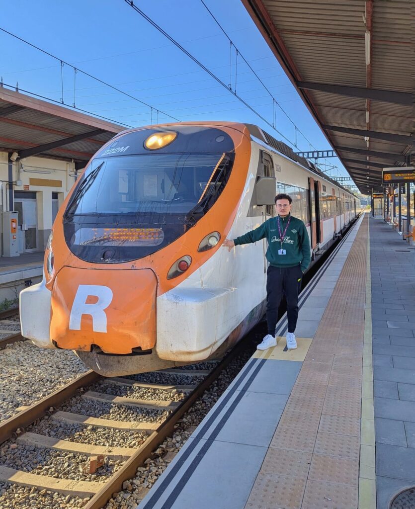 WhatsApp Image 2024 12 04 at 18.57.59 Iñaki, el joven de Errenteria que vendió su colección de trenes para convertirse en maquinista